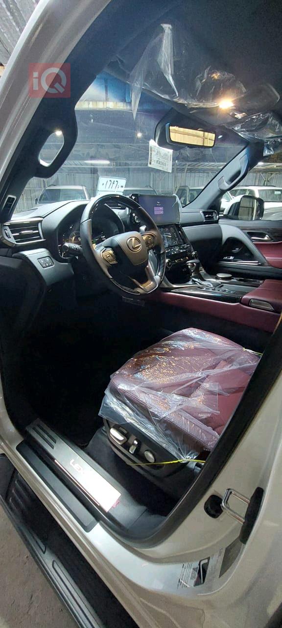 Lexus LX